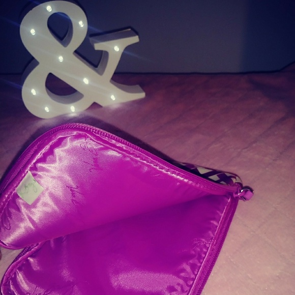 Vera Bradley E-Sleeve Mini IPad/Tablet Case. - Picture 5 of 6